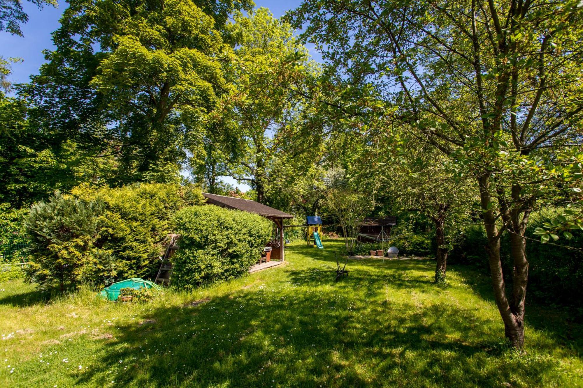 Ferienwohnung Mit 123Qm Fuer 8 Personen Mit Sehr Grossem Garten, Einfache Innen-Ausstattung Leipzig Ngoại thất bức ảnh