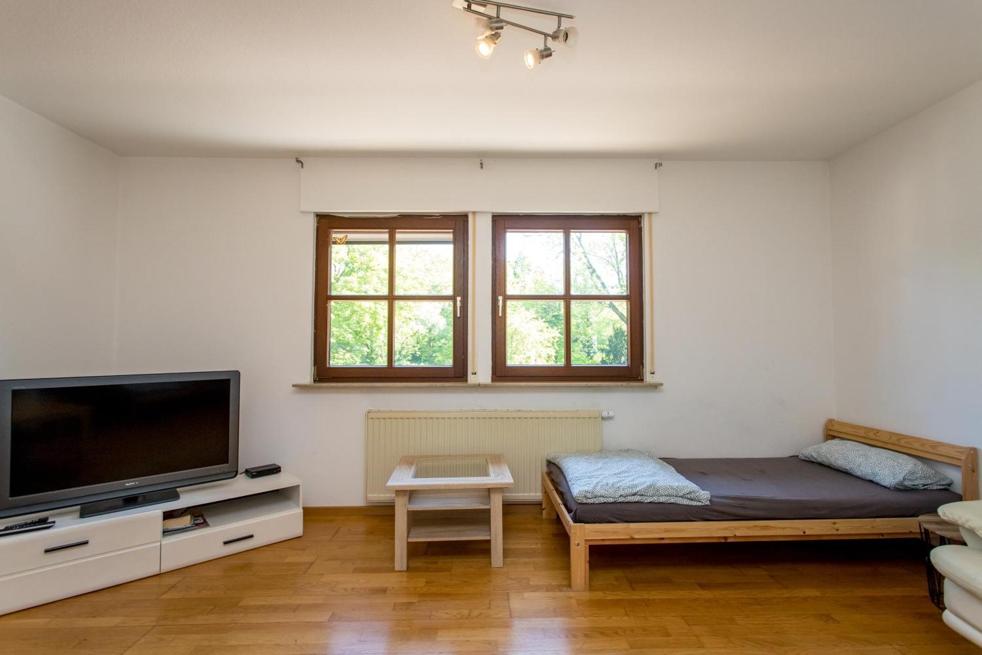 Ferienwohnung Mit 123Qm Fuer 8 Personen Mit Sehr Grossem Garten, Einfache Innen-Ausstattung Leipzig Ngoại thất bức ảnh